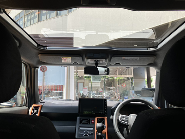 スカイフィールトップ　シェード開き状態